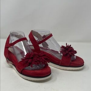 Bella Comforto Red Wedged Sandals Size 10.5 Excellent Condition